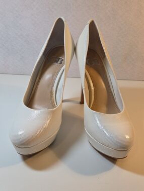 Gianni Bini Cream Patent Platform Pumps
